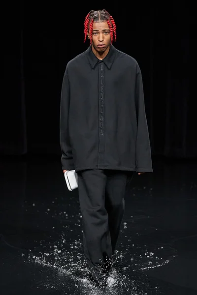 Look 84
